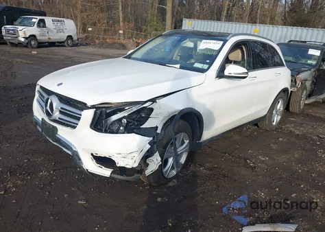 2018 Mercedes-Benz Glc 300 4Matic z USA, uszkodzony, nr VIN WDC0G4KBXJV067754